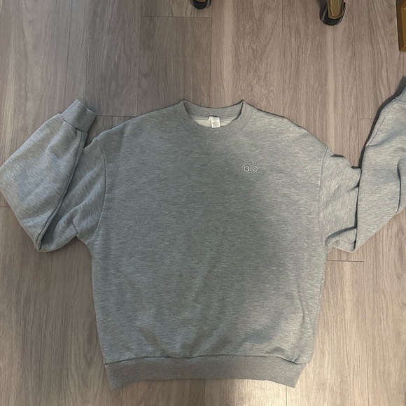 ALO Yoga Sweaters - ALO Yoga Accolade Crew Neck